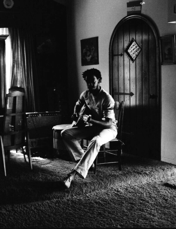 Earl Wire Lindo photo 1